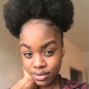 Meet your Posher, Nahomie